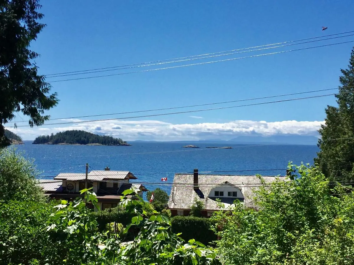 Garden Bridge House Villa Sechelt Holiday home