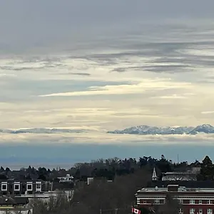 Apartment Luxury Downtown 2 Bedroom With Ocean Views, Victoria