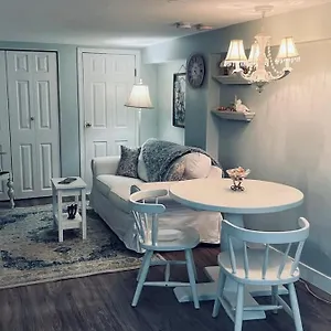 Holiday home Quaint 1 Bedroom Lower In Victoria, Bc, Victoria